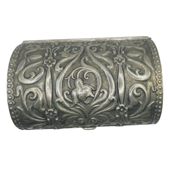 Vintage Jewelry Box with Silver Metal Cladding Tulips and soft Red Felt Lining - Picture 8 of 9